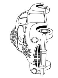 Fleurs sur la voiture de mariage